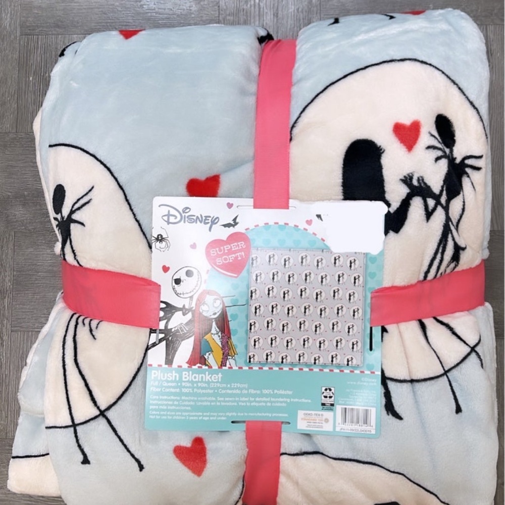 Disney Jack & Sally Valentine Full/Queen Size Plush Blanket